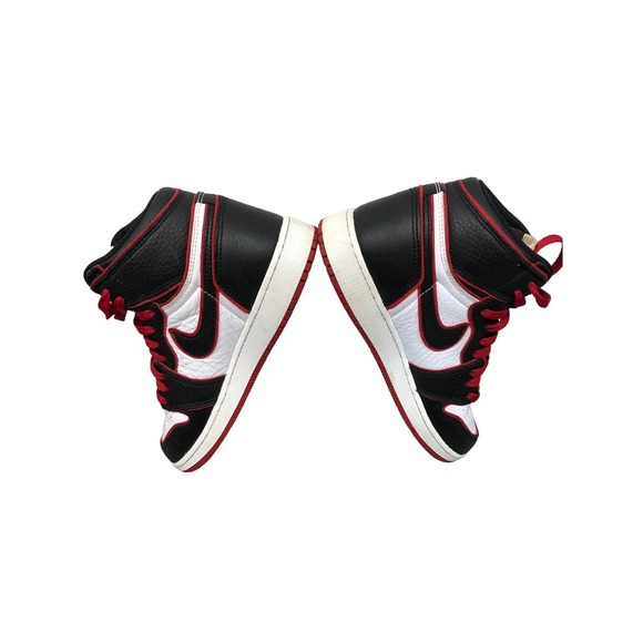 Air Jordan 1 Retro High OG GS Bloodline Size 5.5 Youth Women 7 w 575441-062 main image 10